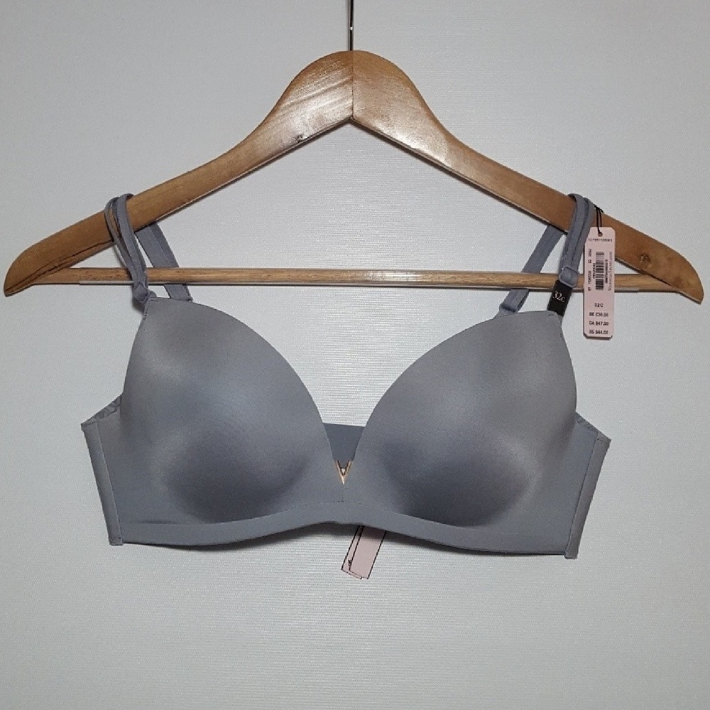 Victoria's Secret NEW Light Grey Bra Size 32C